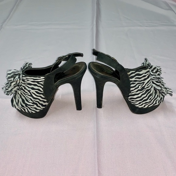‼️👠‼️BOGO 50% OFF. Zebra print ruffle high heels! - Picture 7 of 15